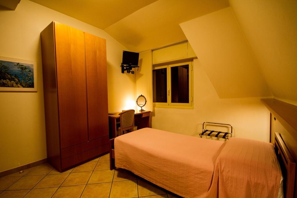 Albergo Lario Джера-Ларіо Номер фото