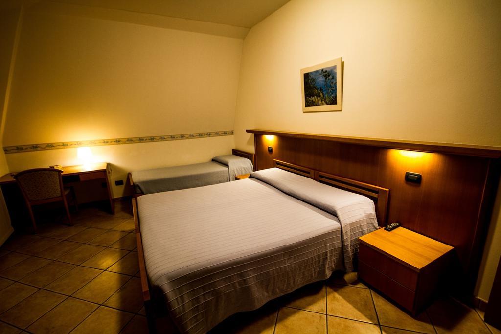 Albergo Lario Джера-Ларіо Номер фото